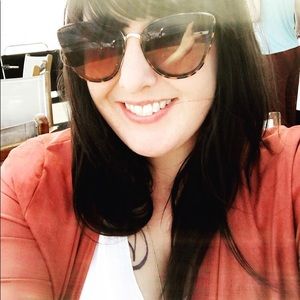 Meet your Posher, Angela